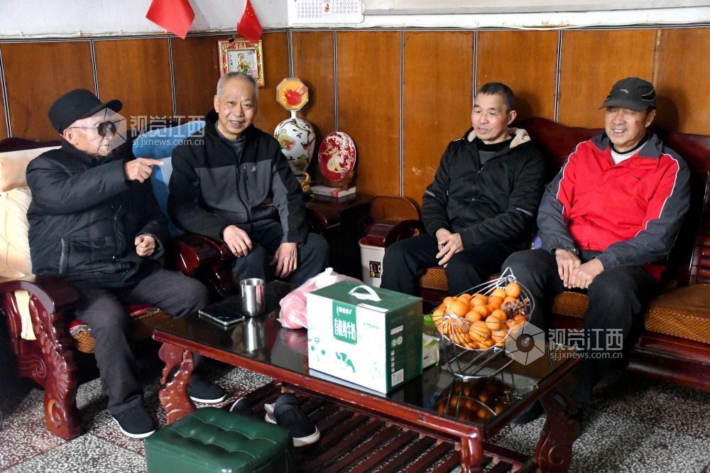 江西南丰：春节前夕“五必访”（图）