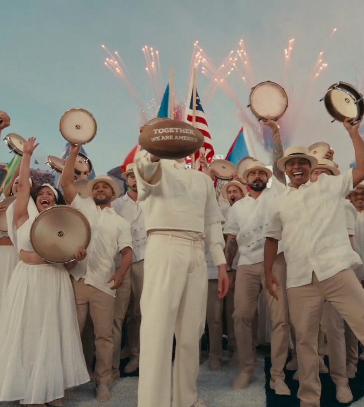 人物|在“美国春晚”创造历史,还把特朗普气疯,他是什么来头?