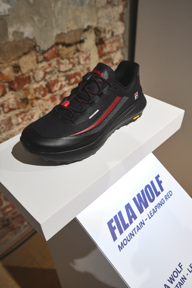 FILA 雪狼 3产品展示