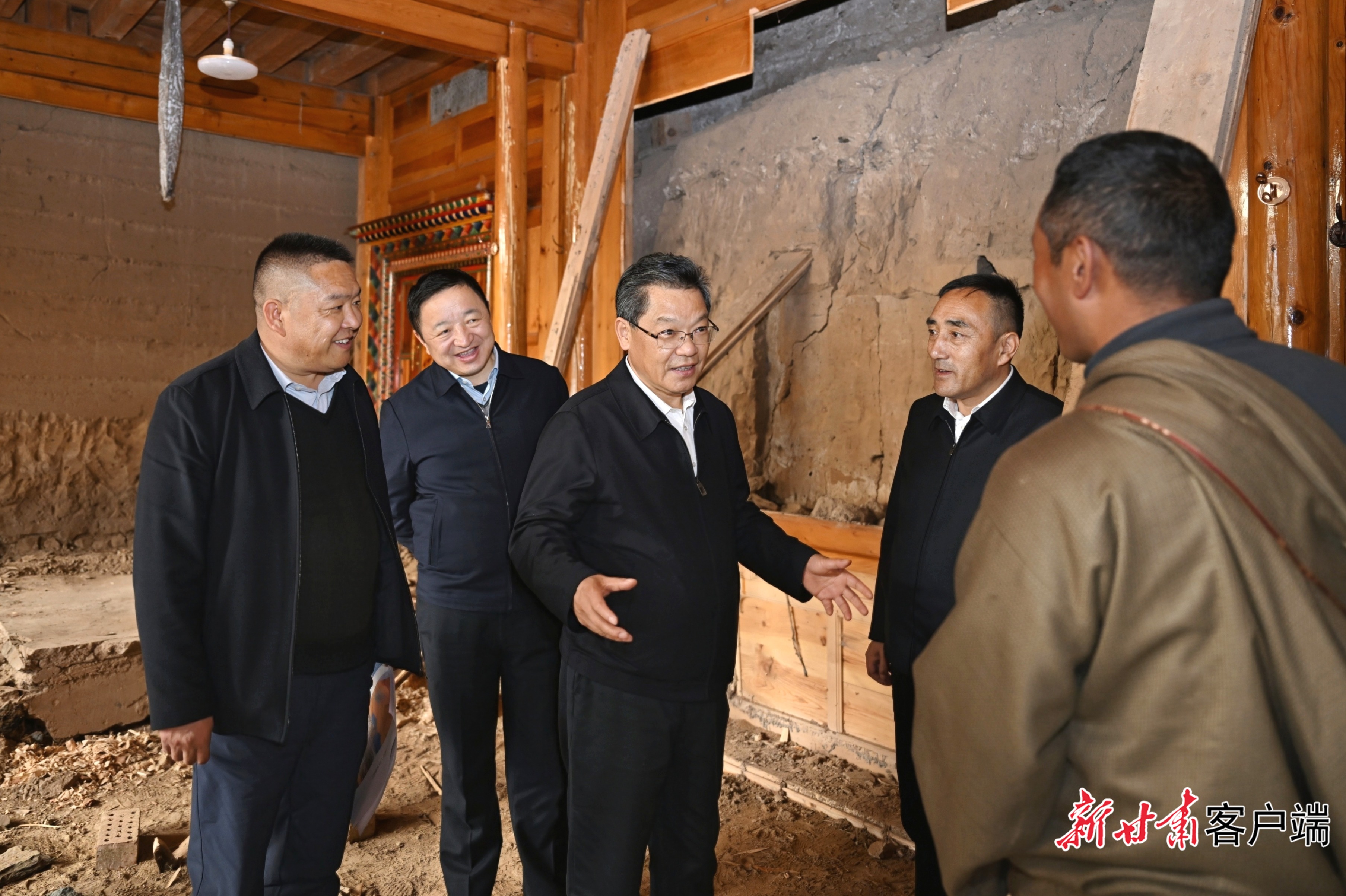 任振鹤：发展特色产业　增进民生福祉