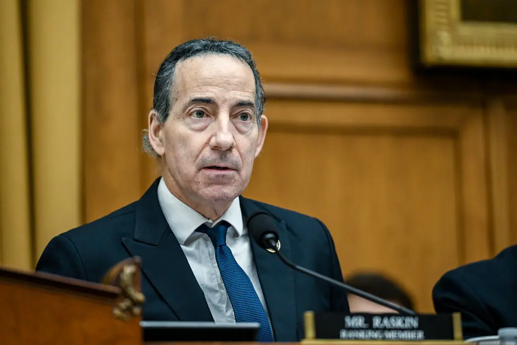 ▎2月4日,司法委员会的高级民主党人、马里兰州众议员杰米·拉斯金说:“我们正处在一个戏剧性的滥用权力的时期。” 图源:The New York Times