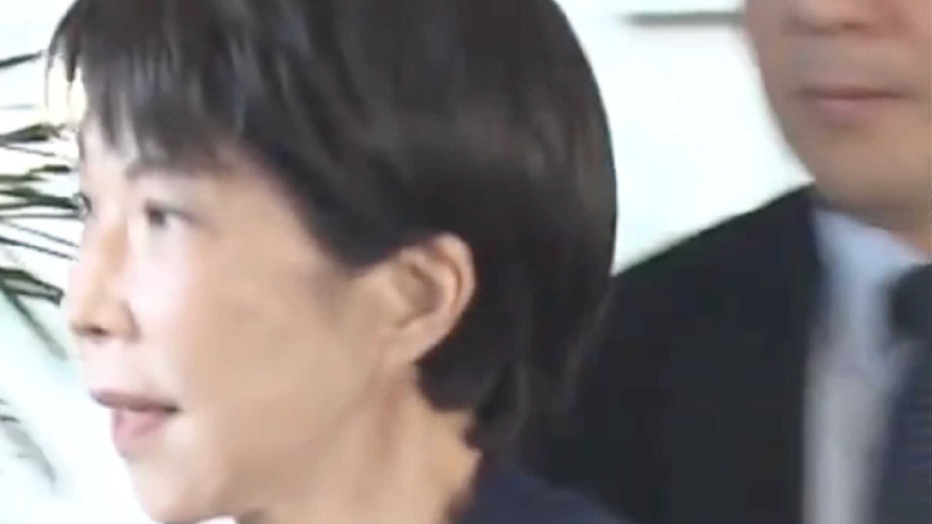 “右手有两根手指的关节变形”，高市早苗因手部类风湿性关节炎病情恶化就医检查，在医院停留约3小时45分钟