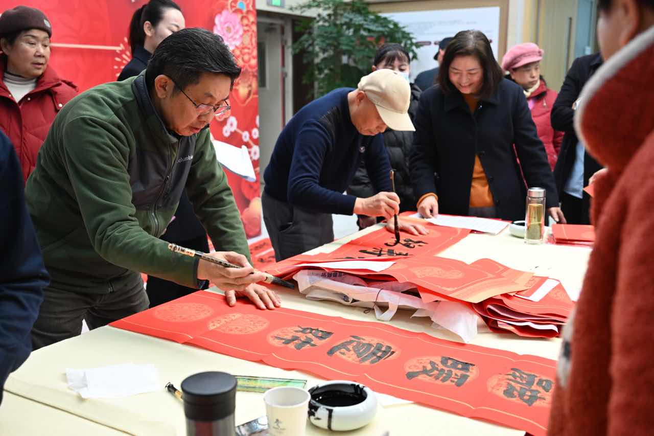 中国银行湖北省分行工会联动荆门分行开展公益书画活动