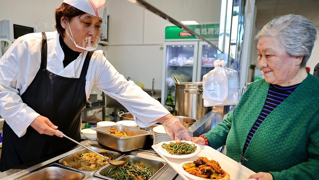 秦皇岛市海港区万和城社区的颐港湾居家养老服务中心社区食堂。（资料图）