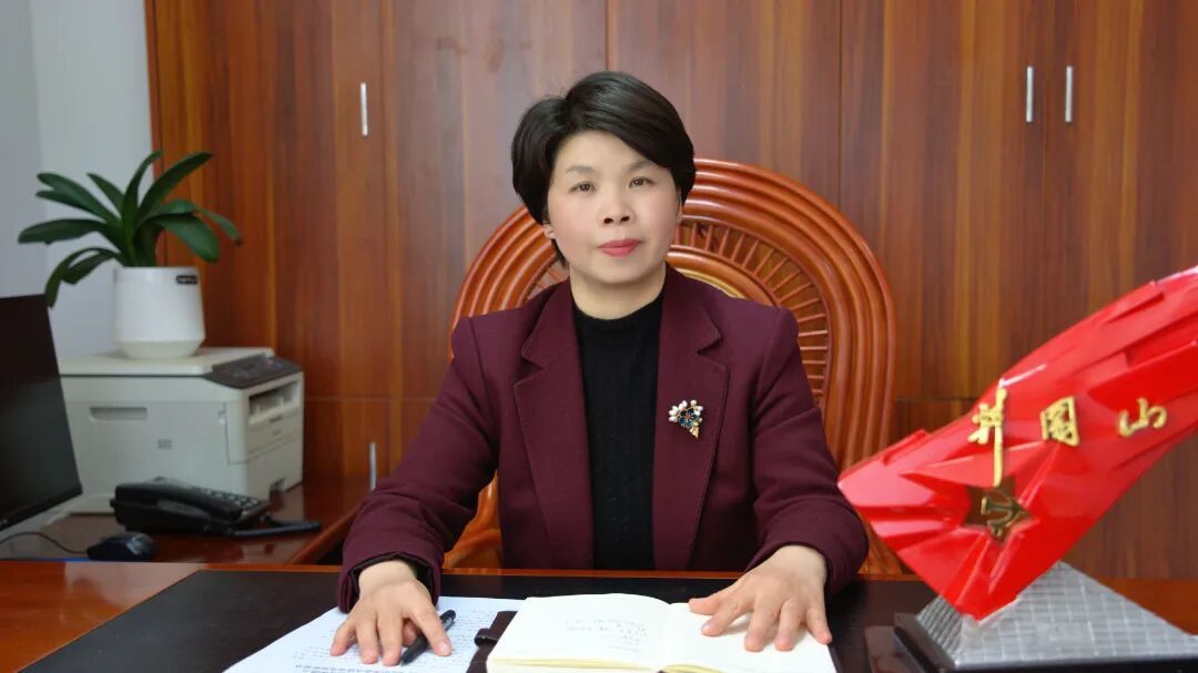 吉安市卫健委主任工作照.jpg