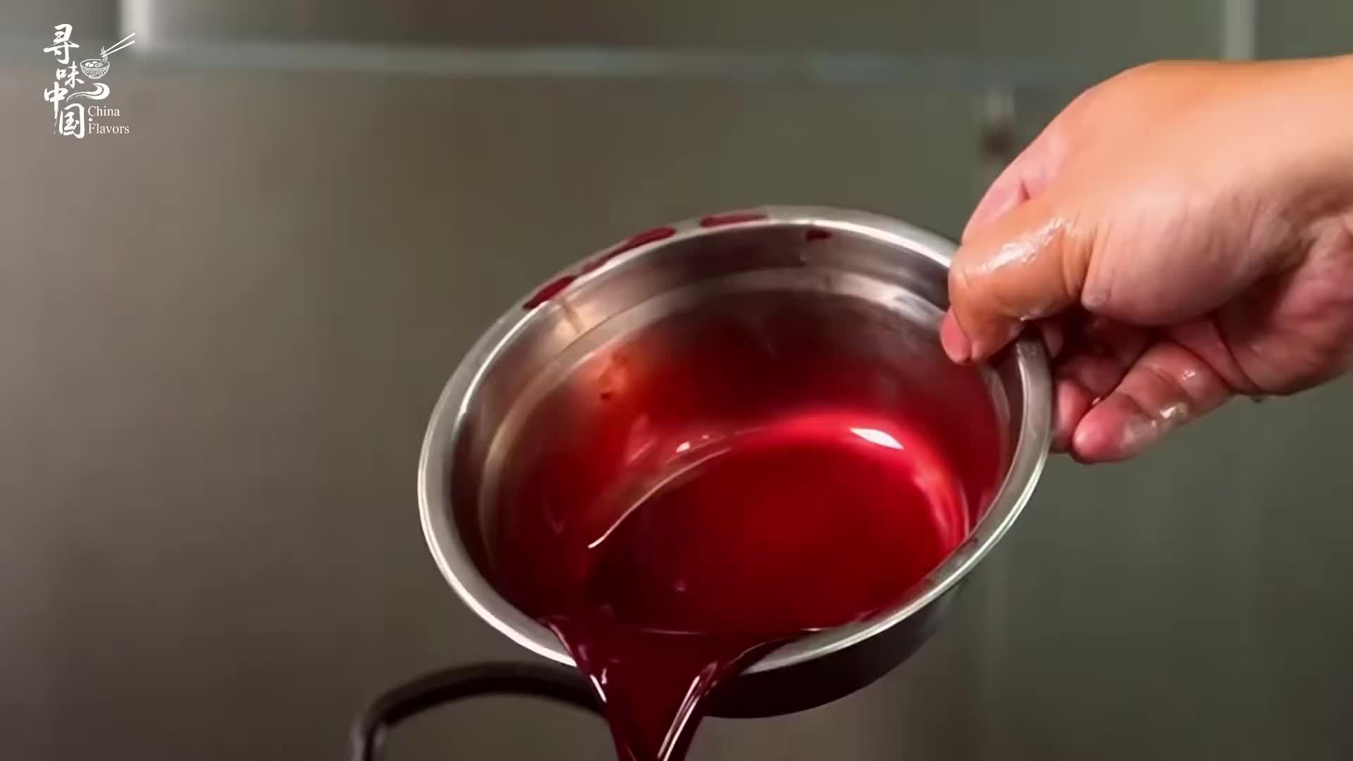 血鸭，湖南永州的“第一黑暗料理”，也是当地公认的第一名吃