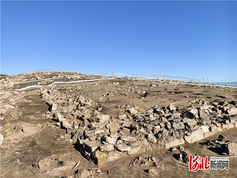 2025年9月9日，郑家沟遗址一号积石冢（局部）。 河北日报记者 龚正龙摄