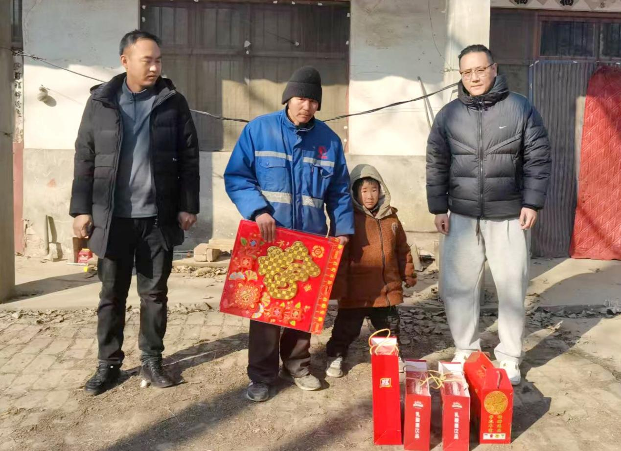 聊城市先锋志愿者联合会新春志愿关爱行动温情启航