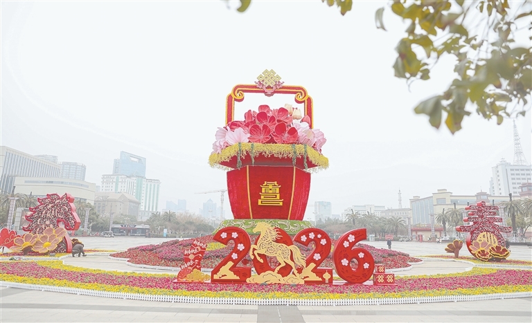 南昌：“骏马迎春”（图）