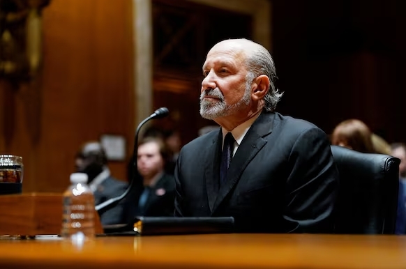 涉爱泼斯坦,美商务部长承认了!