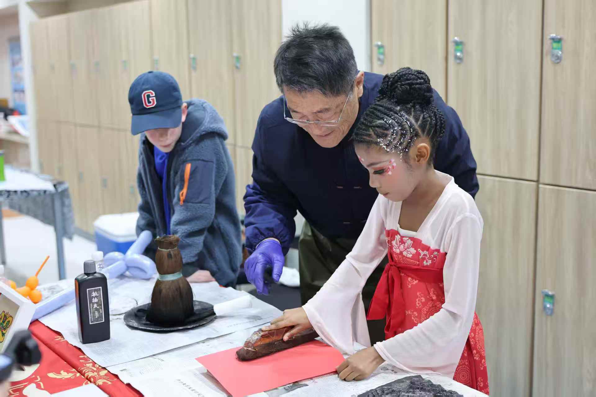 2026 QISS中国日 | 龙马精神迎新春,QISS祝您马年驰骋万里、一骑当先!