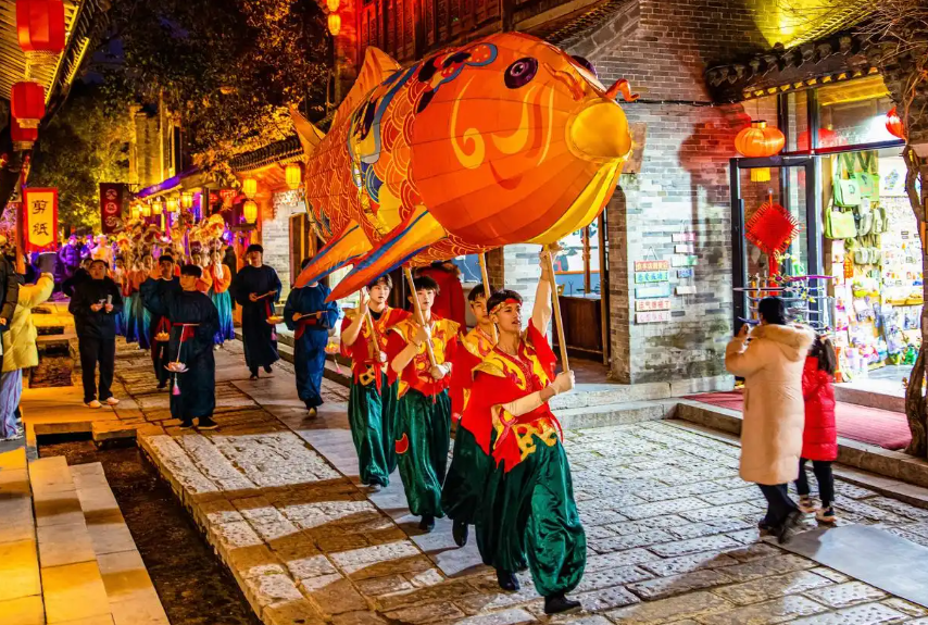 （图片来源：闪电新闻）