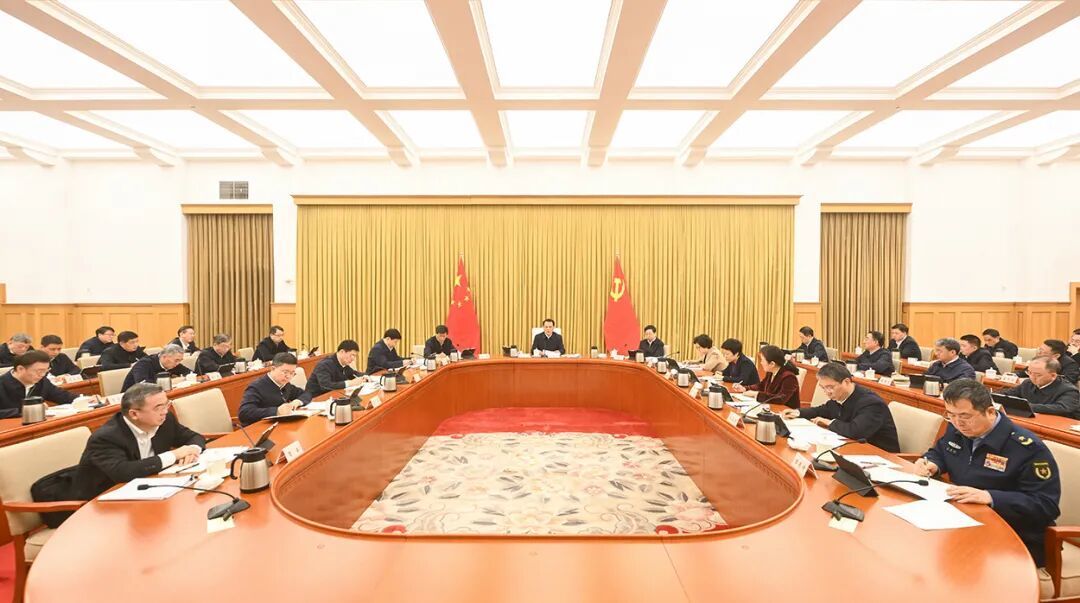 2月13日上午,市委常委会举行会议,市委书记袁家军主持并讲话。记者 苏思 摄/视觉重庆