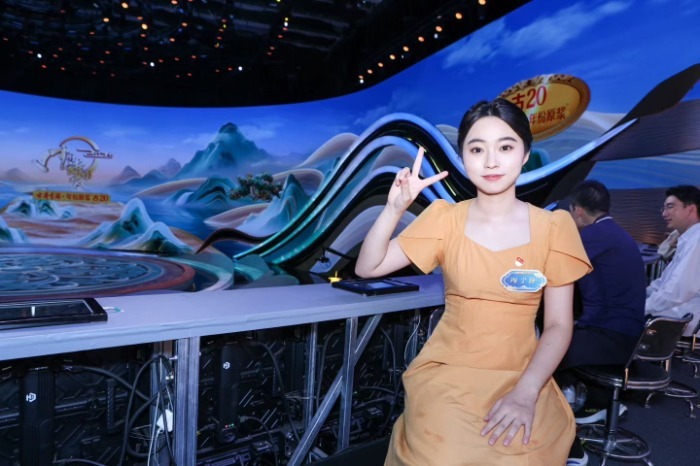 热爱古诗词的陶宁静小时候就看过《中国诗词大会》节目