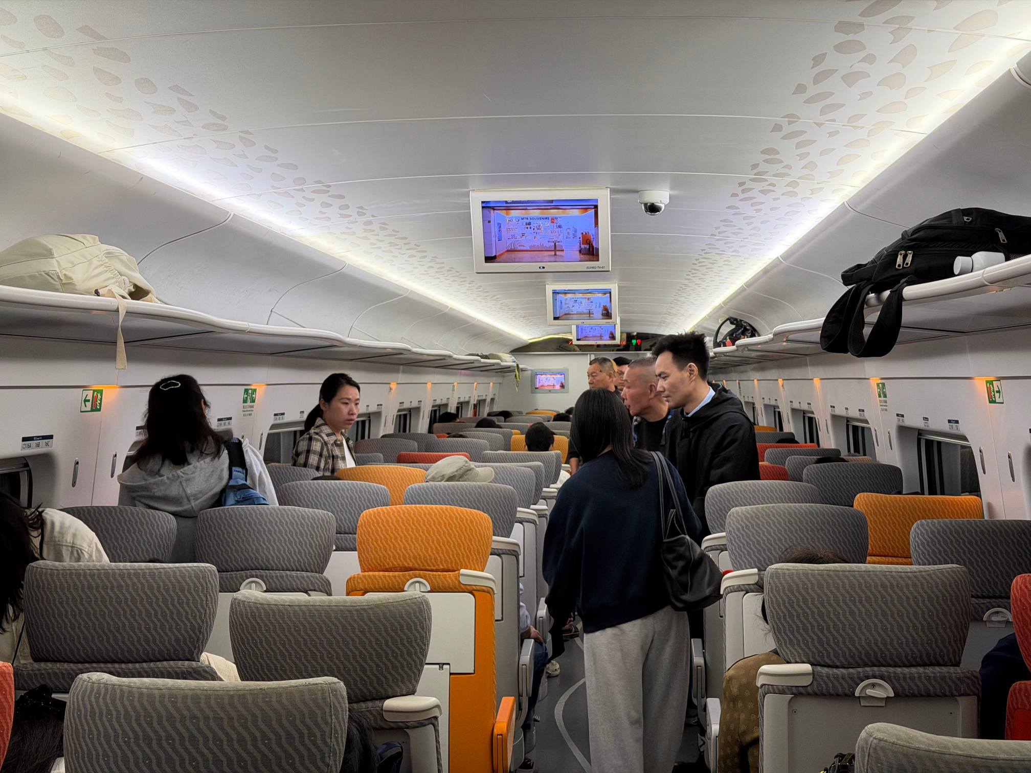 节前春运临近收官  广深港高铁跨境客流突破110万人次