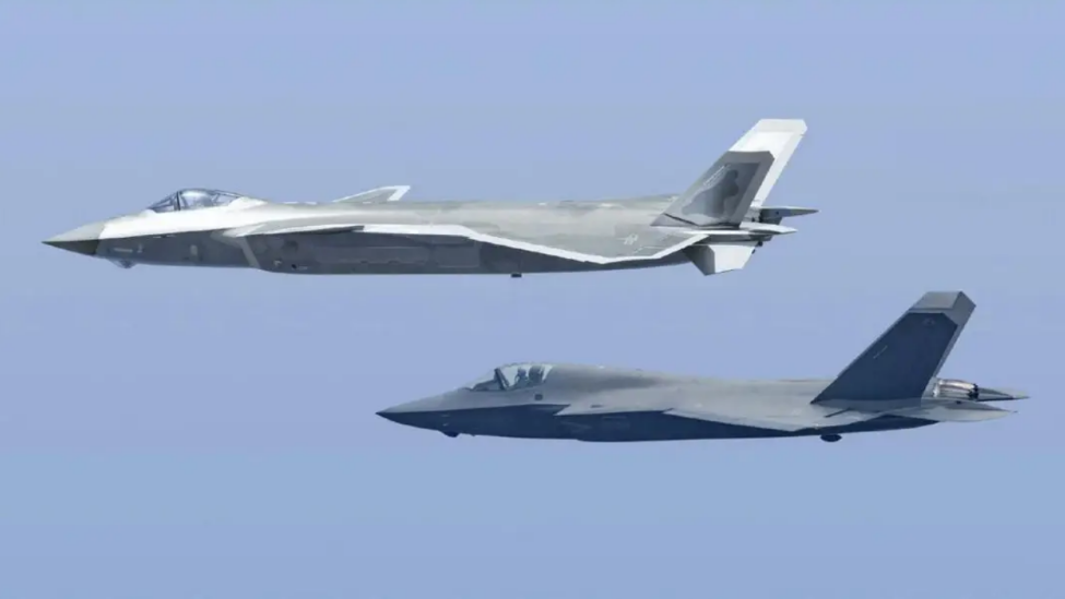 对于歼-20与歼-35的组合而言，目前几乎所有欧洲战机都没有一战之力。