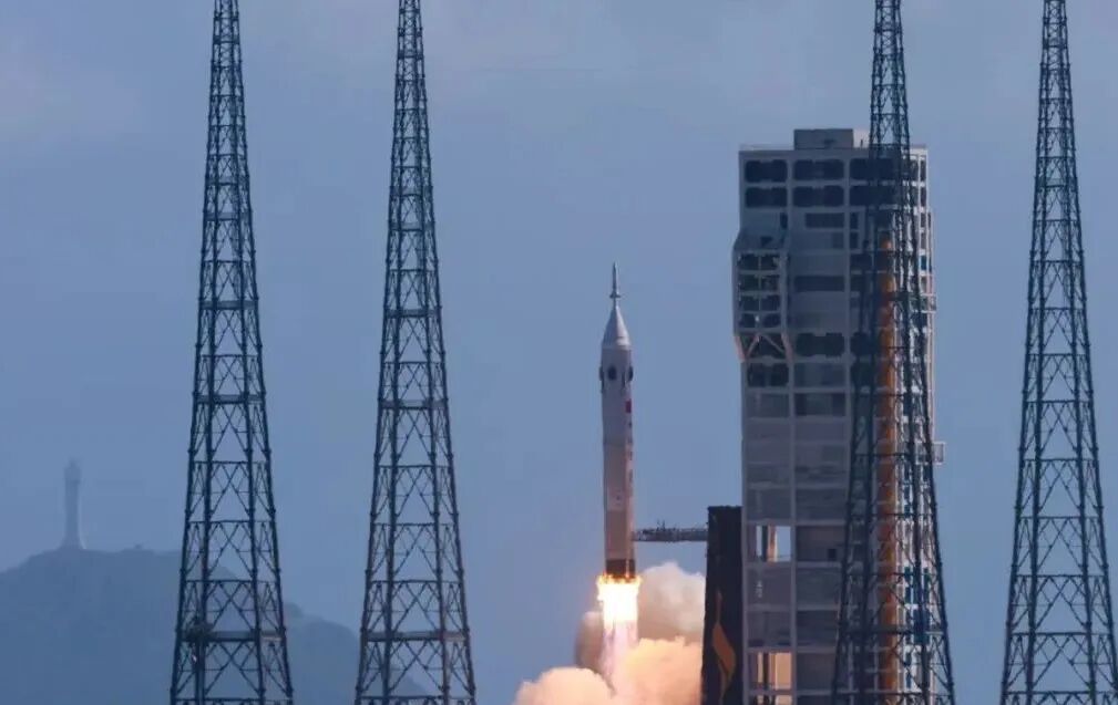 ▲ 点火起飞 （汪晨晖 摄）