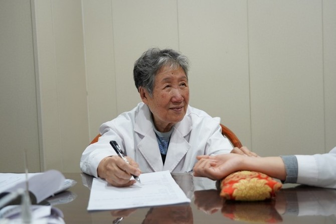 智塑未来, 慢性胃炎彻夜难眠，马淑华医生辩证调理助力患者三月摆脱胃痛失眠