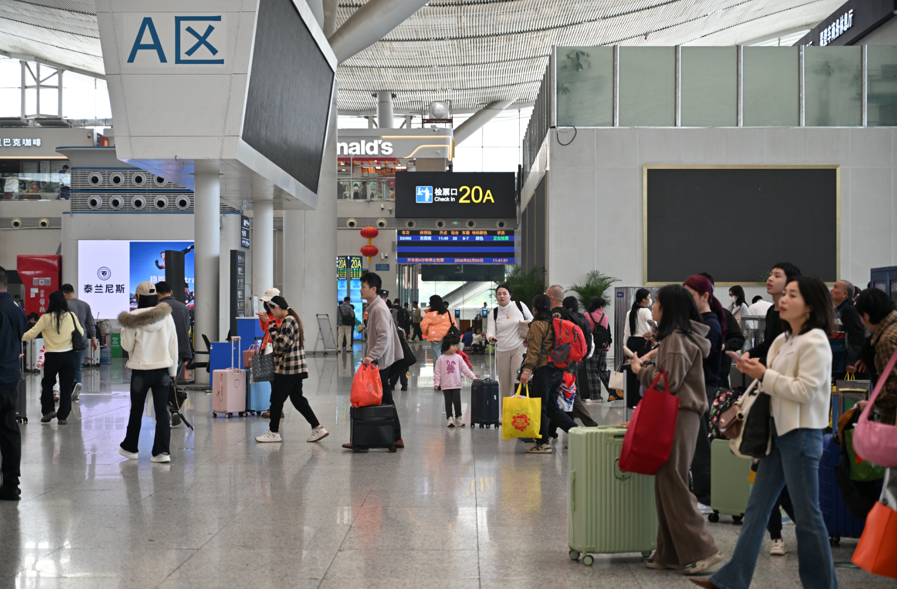 节前春运过半 深圳铁路到发旅客超410万人次