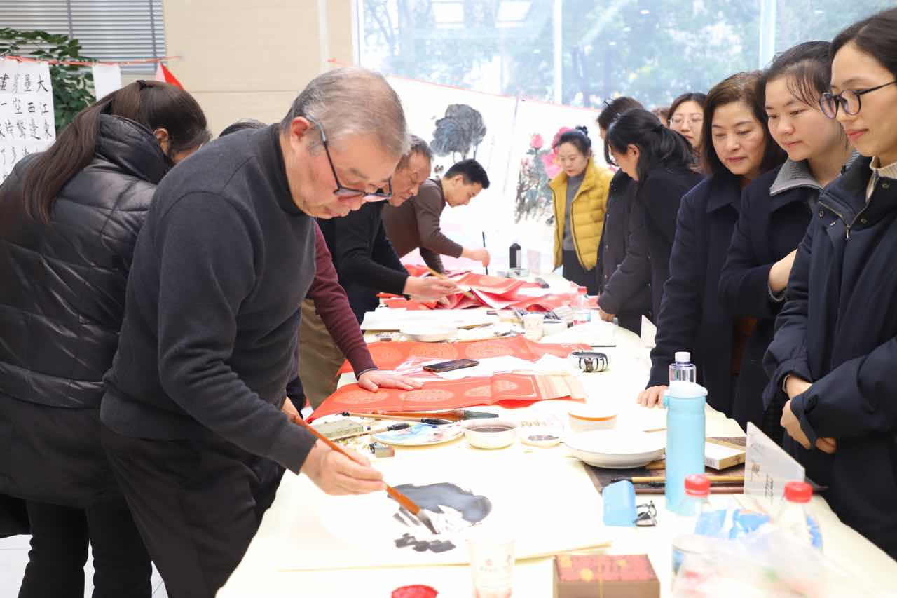 中国银行湖北省分行工会联动荆门分行开展公益书画活动