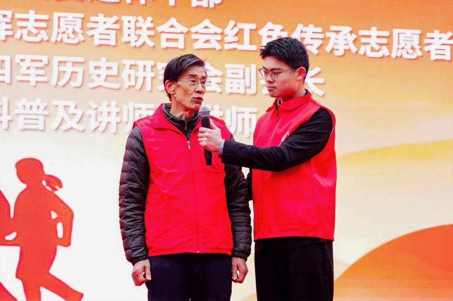 “银青连心”助力年轻干部扎根成长