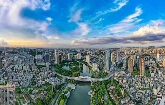 郭文海诚邀网络名人走进中山,解码“百千万工程”全球叙事