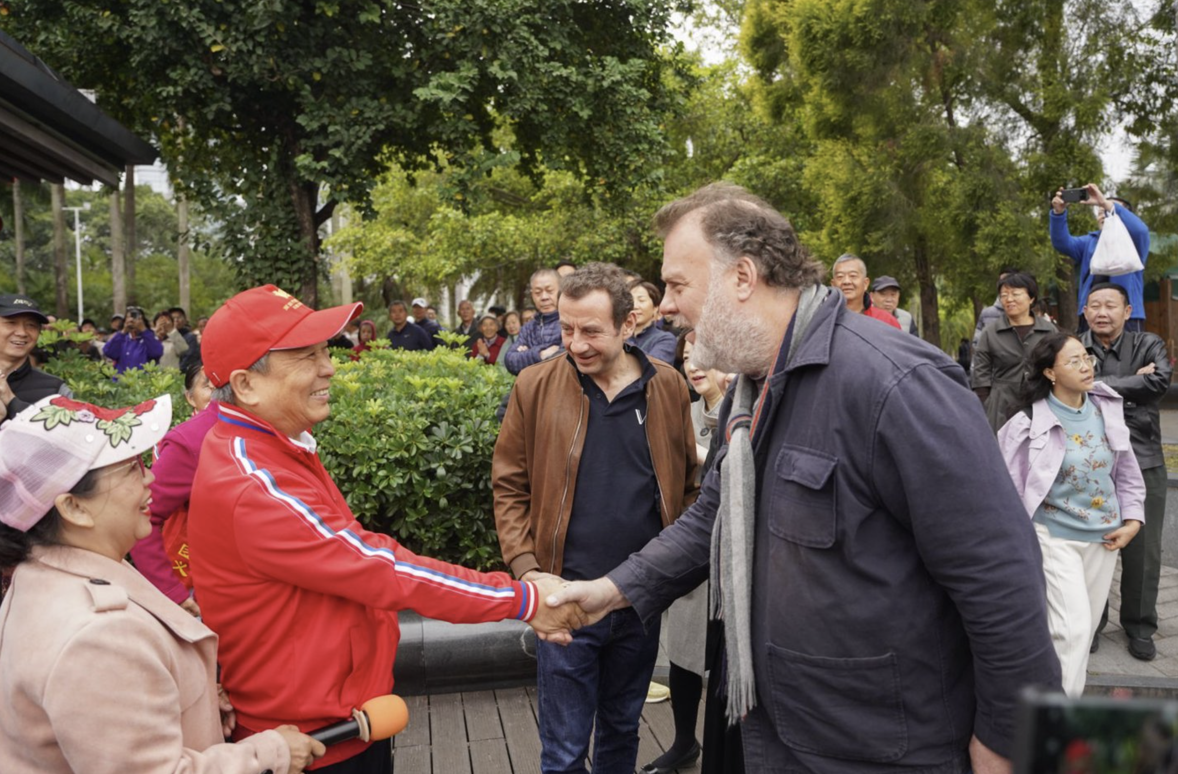 布莱恩&middot;特菲尔"莲花山放歌"