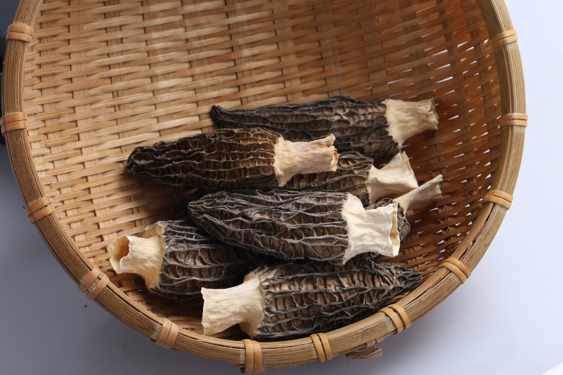 破局“南菌北种” 莱西夏格庄镇羊肚菌撑起乡村共富伞