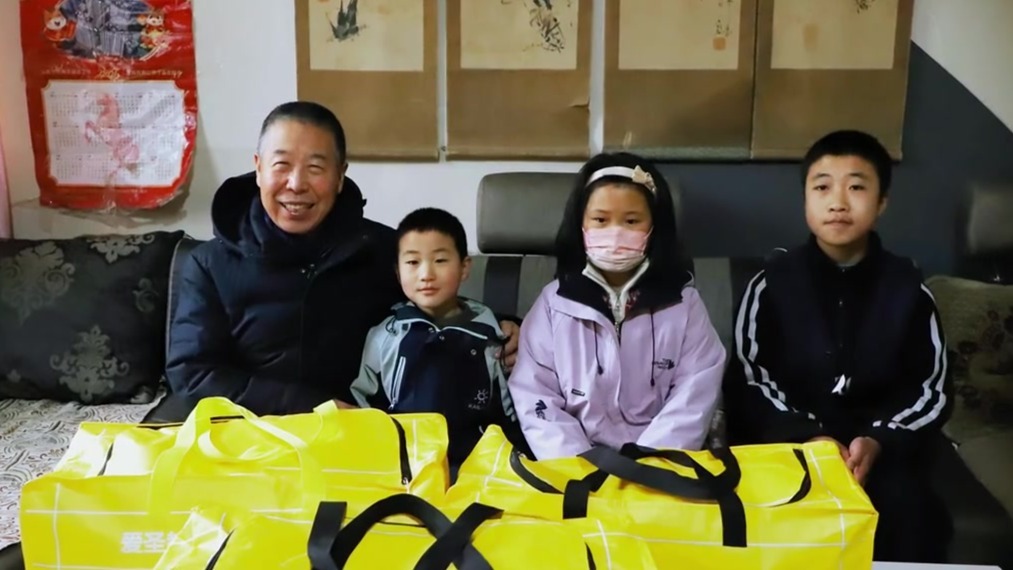 甘肃省慈善联合总会“慈善情暖陇原”暨“爱圣教育慈善行”捐赠仪式温情举行