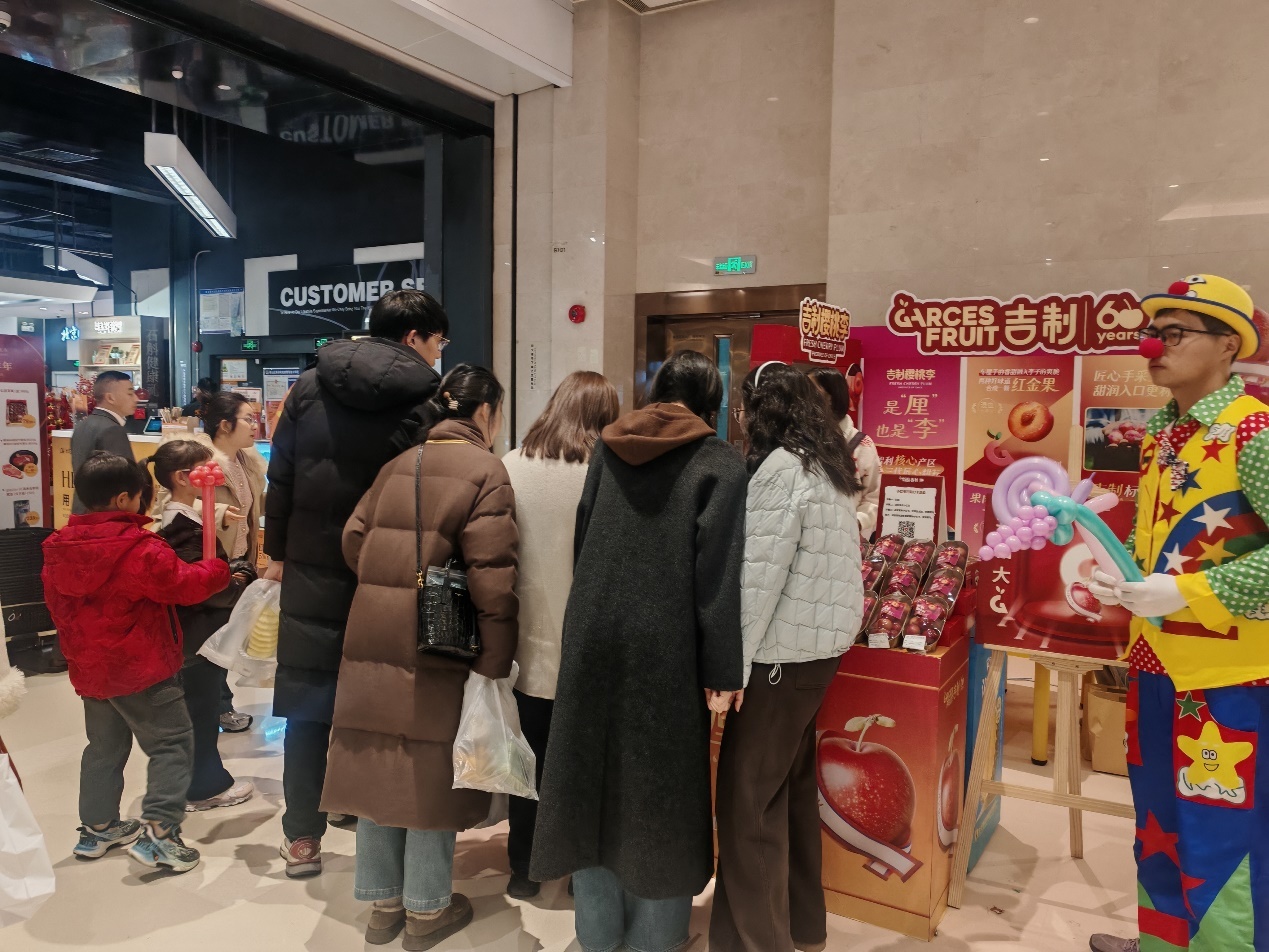 图:吉制樱桃李活动现场趣味体验