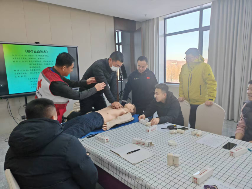 庙香山滑雪场培训现场