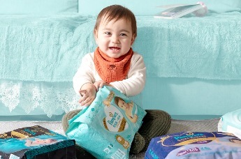 新手爸妈必看！实测帮宝适4款热门纸尿裤 防漏、速吸、透气大揭秘 | 凰家实验室