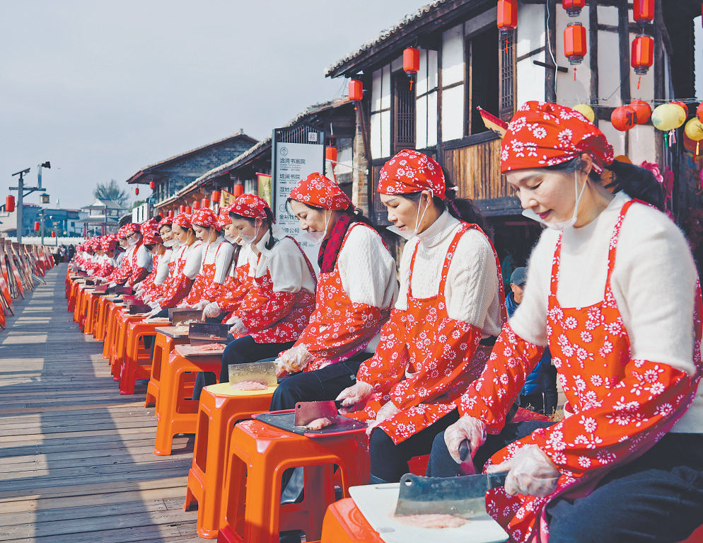 来南丰洽湾，过个非遗年！看百人剁鱼丸、听傩舞鼓点、尝江湖全鱼宴