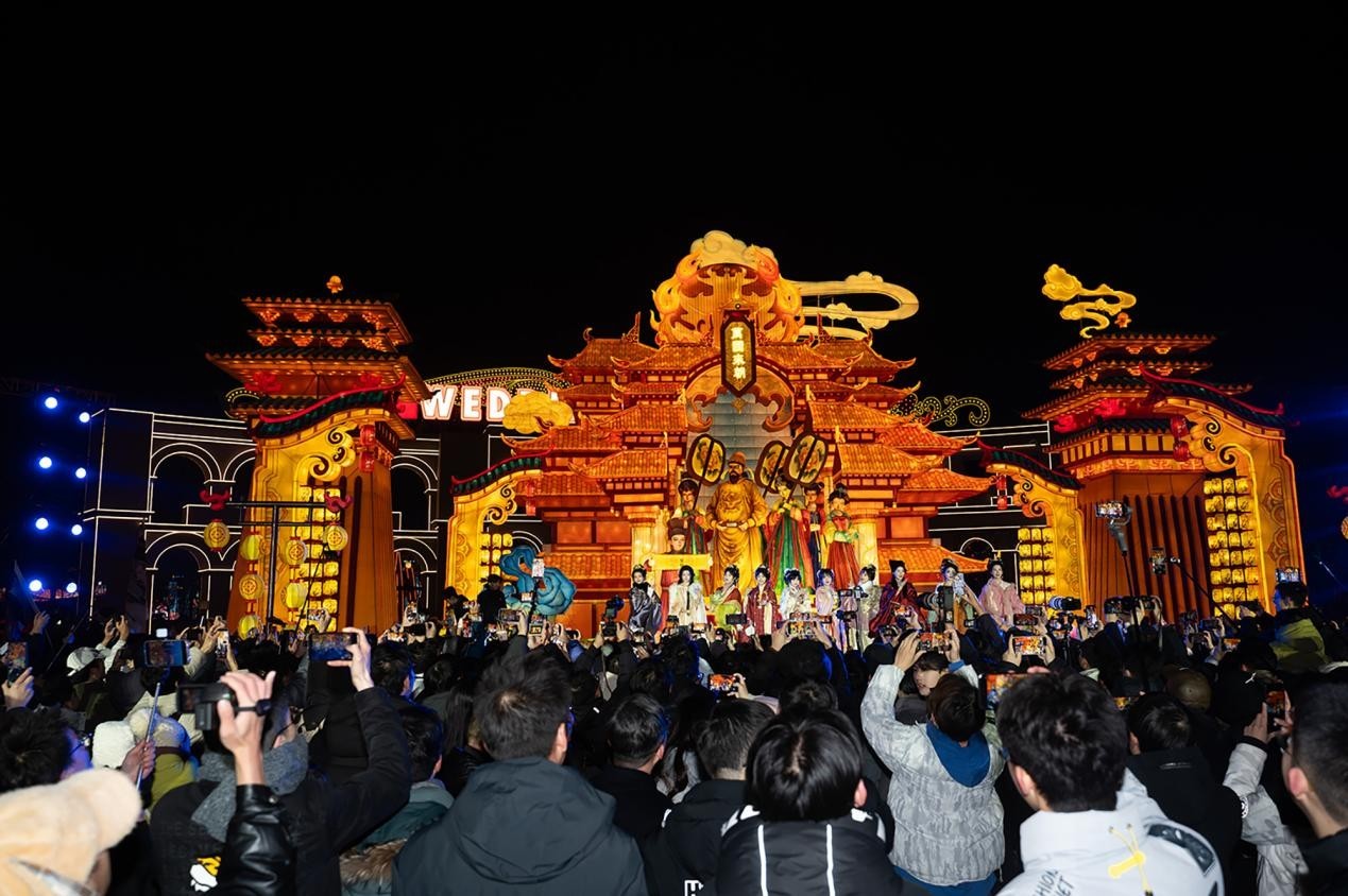 在江阴“梦回大唐”！海澜飞马千灯会璀璨开园