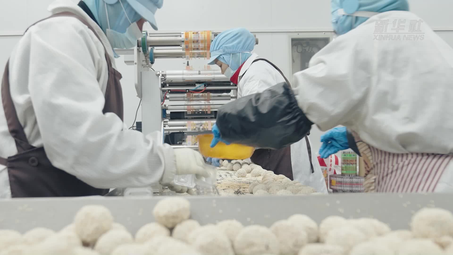 山西运城：闻喜煮饼传承非遗技艺迎新春