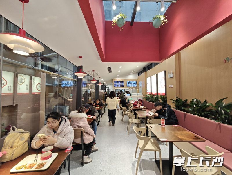 干净整洁的餐厅。