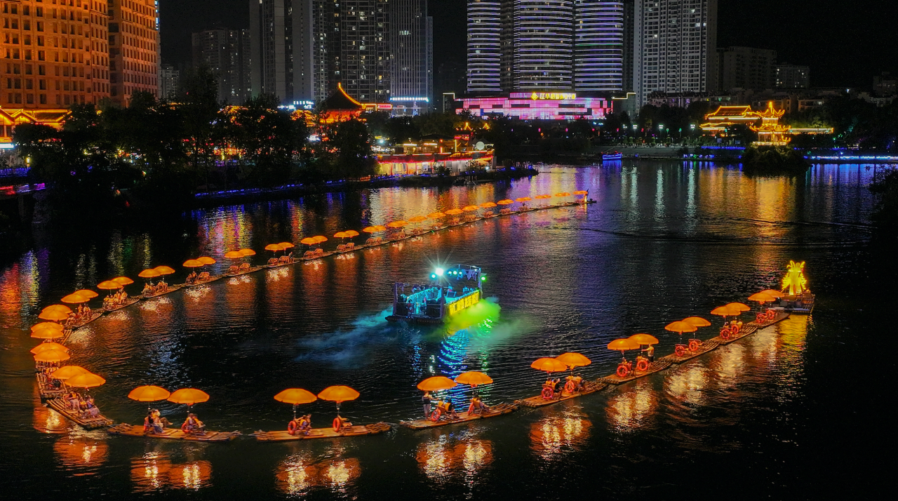 贵州铜仁丰富的夜间文化活动