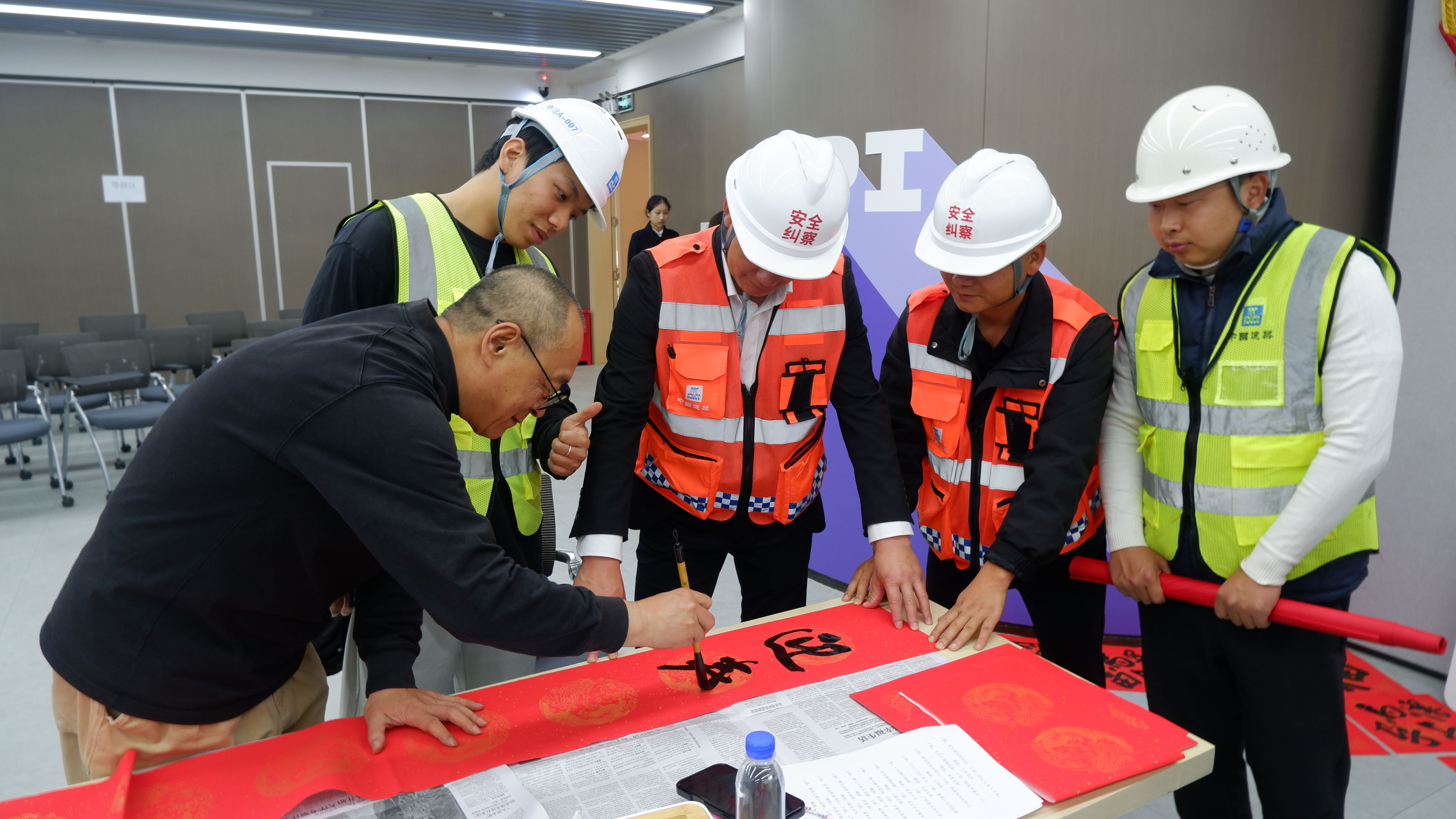 党建红引领年味暖 联建情共绘幸福春