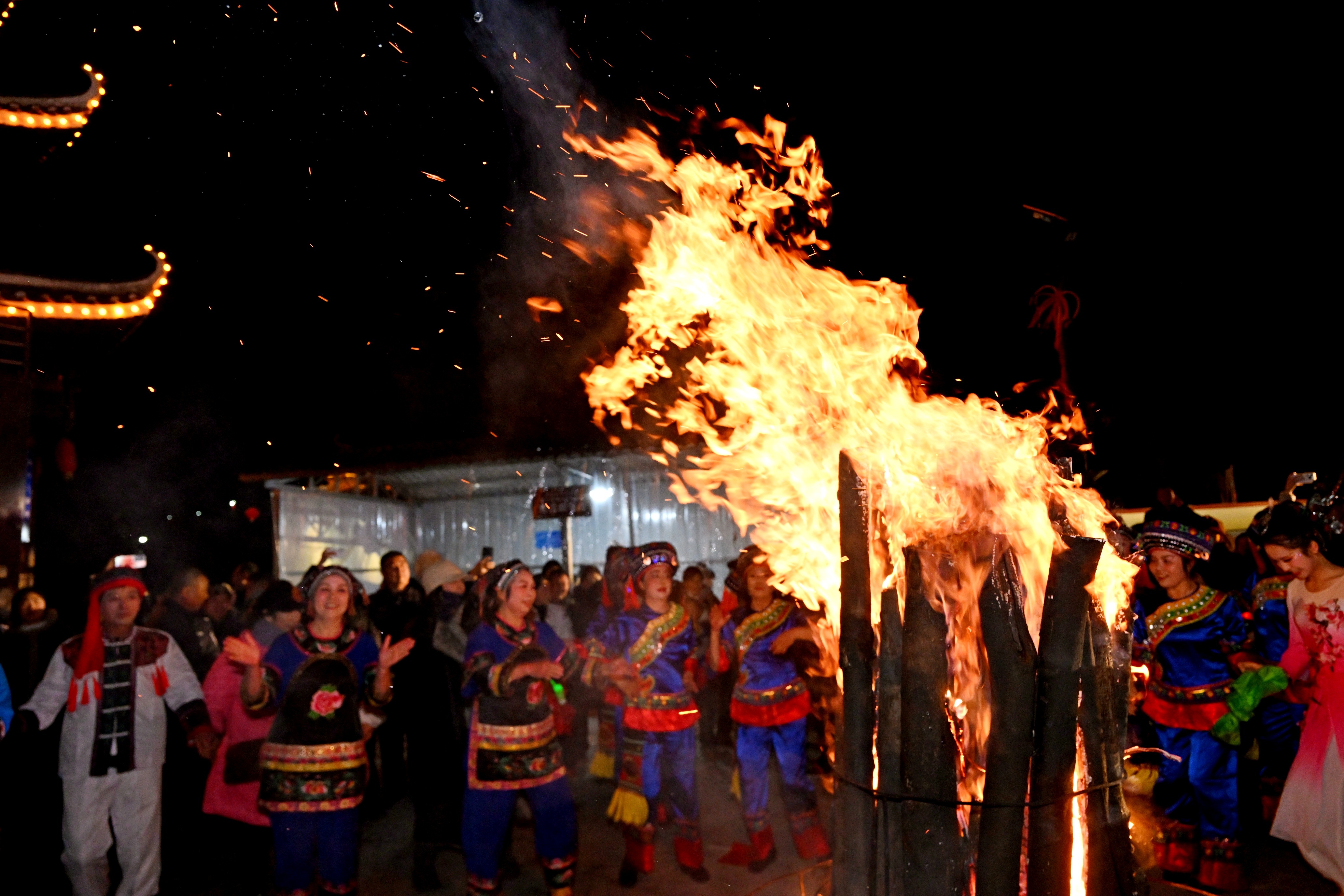 沅陵官庄界亭驿村：“村晚”闹小年 “驿路”年味浓