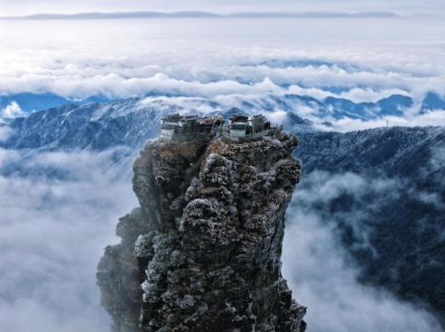 冬日银装素裹的梵净山