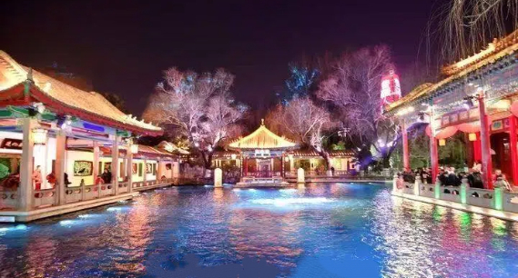 济南：灯火璀璨年味浓