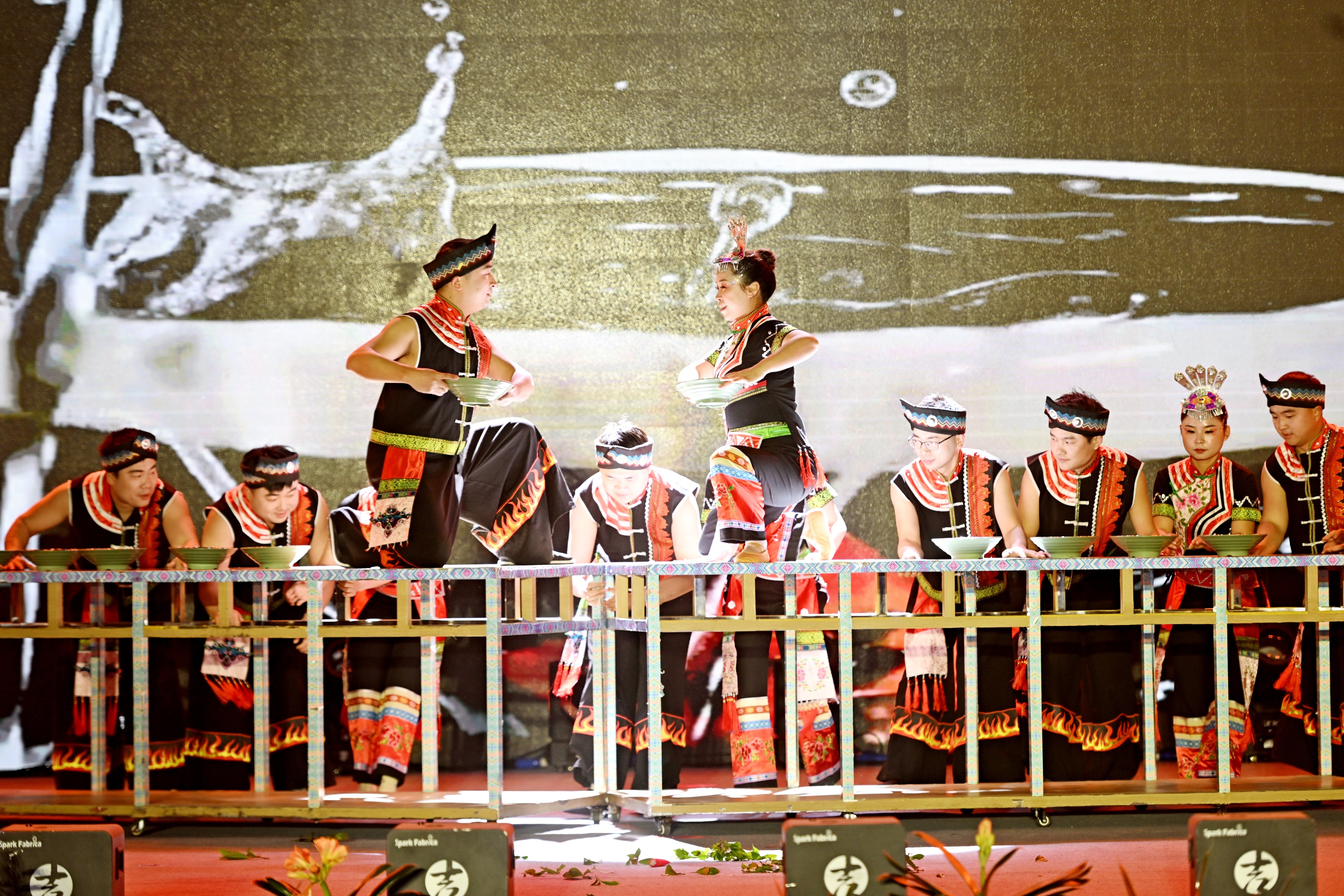 沅陵官庄界亭驿村：“村晚”闹小年 “驿路”年味浓