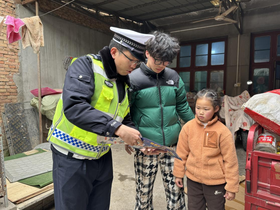 平安春运 交警同行——西安经开区多点发力筑牢春运安全防线