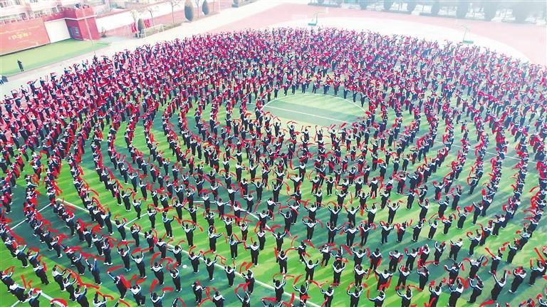 �����ѧ��ǧ�˹�ׯ�衡����ͼƬ��Ϊ����ͼ