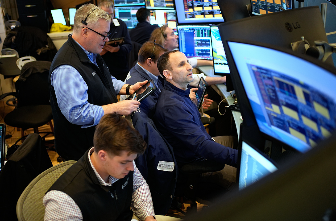 美股AI叙事进入下半场：从普涨狂欢到“暗礁”密布