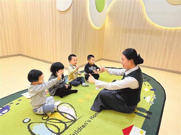 ��������ͯ�Ų�Ӥ�׶��������ĵ���ʦ���캢������Ϸ