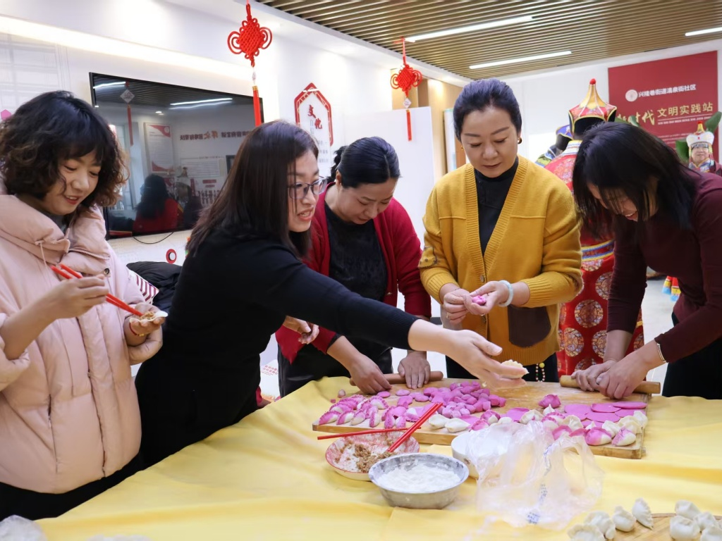 文化惠民进社区 青城年味暖人心