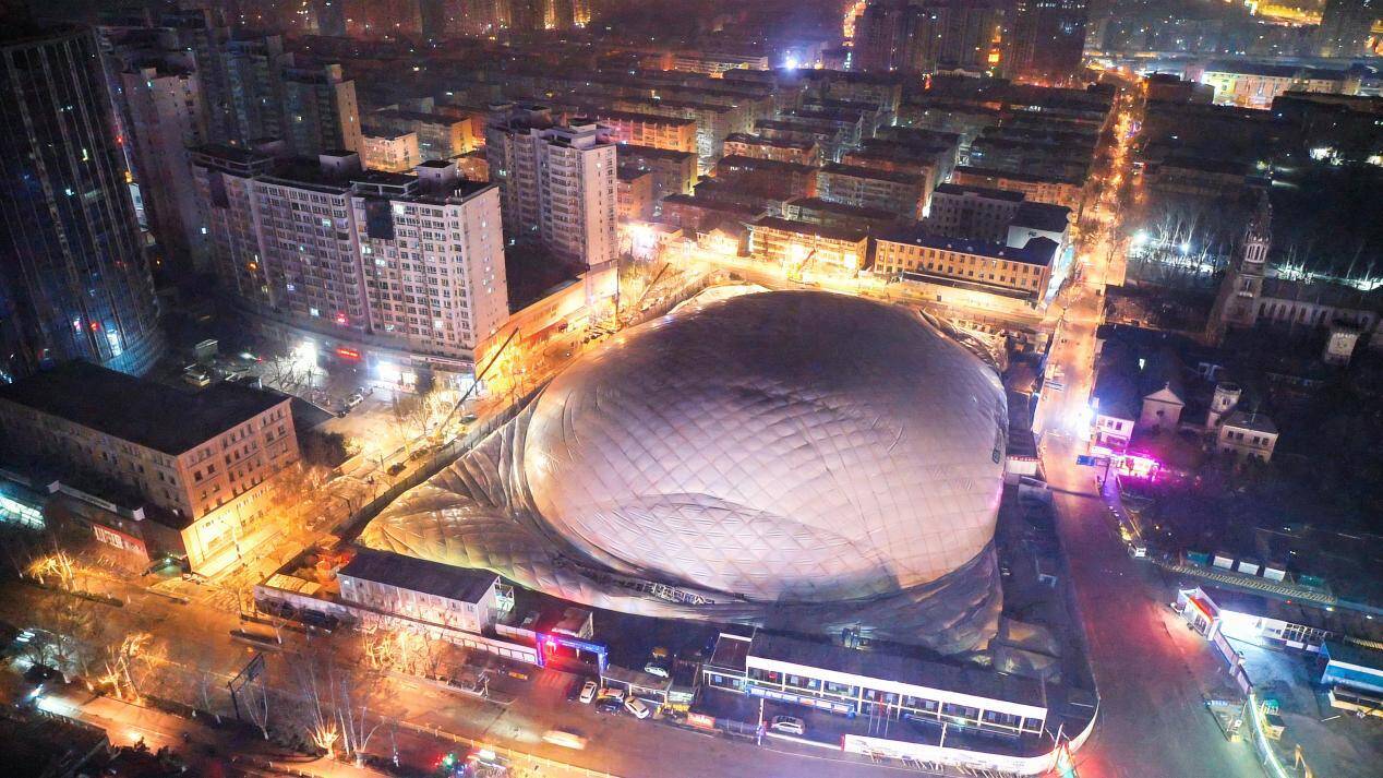 正在开展放气工作的洪楼1905项目“基坑气膜”