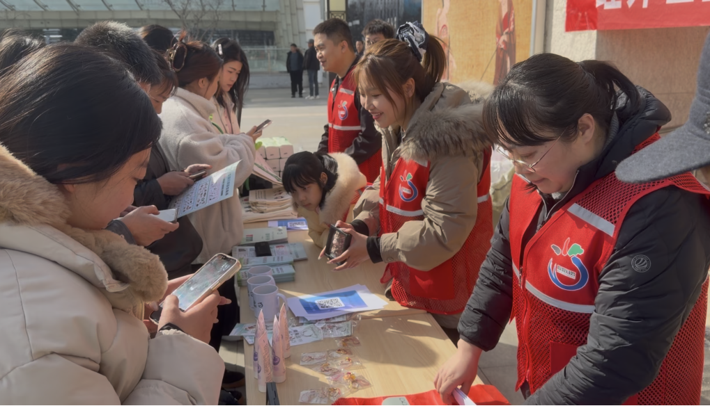 西安经开区：垃圾分类进车站 绿色出行迎新春