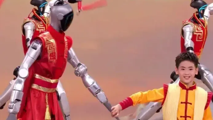 李永萍对春晚机器人武术表演盛赞不已：动作完全行云流水